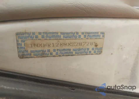 1999 Toyota Corolla Ve z USA, uszkodzony, nr VIN 1NXBR12E9XZ287205